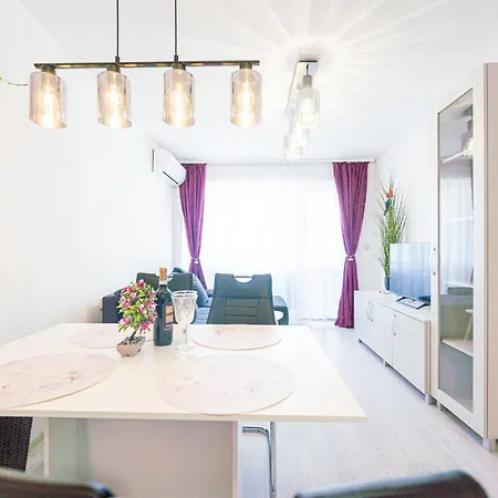 Apartment аzure Dream Balchik, Free Parking *