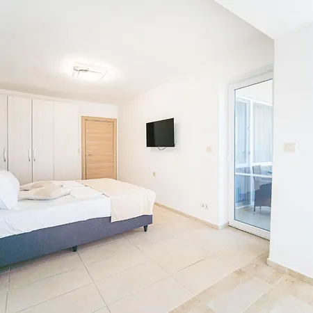 аzure Dream Balchik, Free Parking