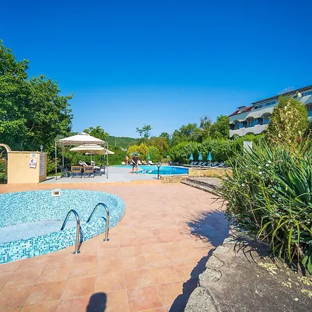 Apartment аzure Dream Balchik, Free Parking