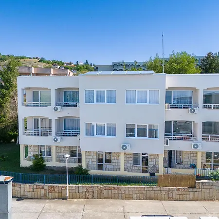 аzure Dream Balchik, Free Parking